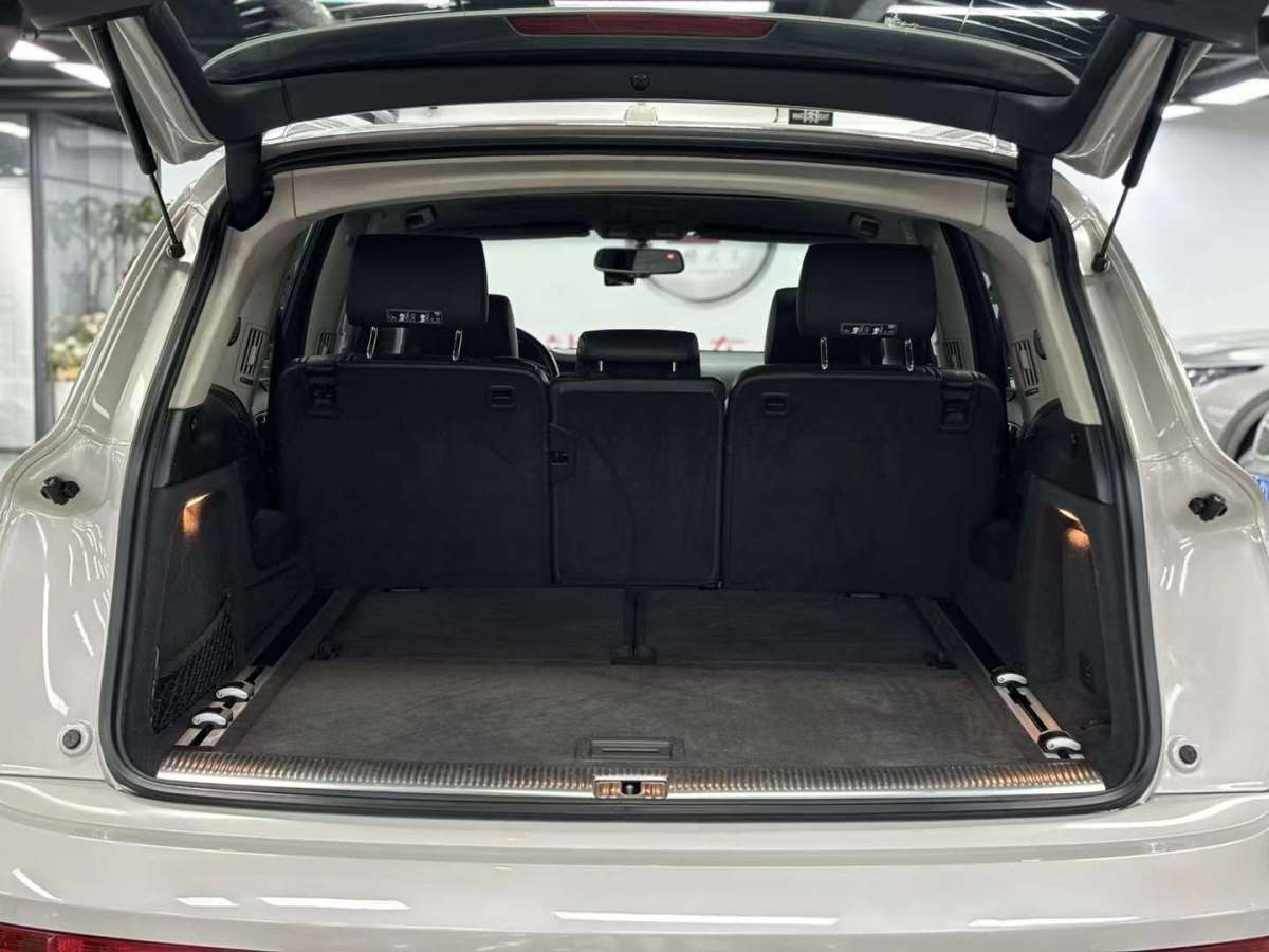 奧迪 奧迪Q7  2012款 3.0 TFSI 專享型(200kW)圖片