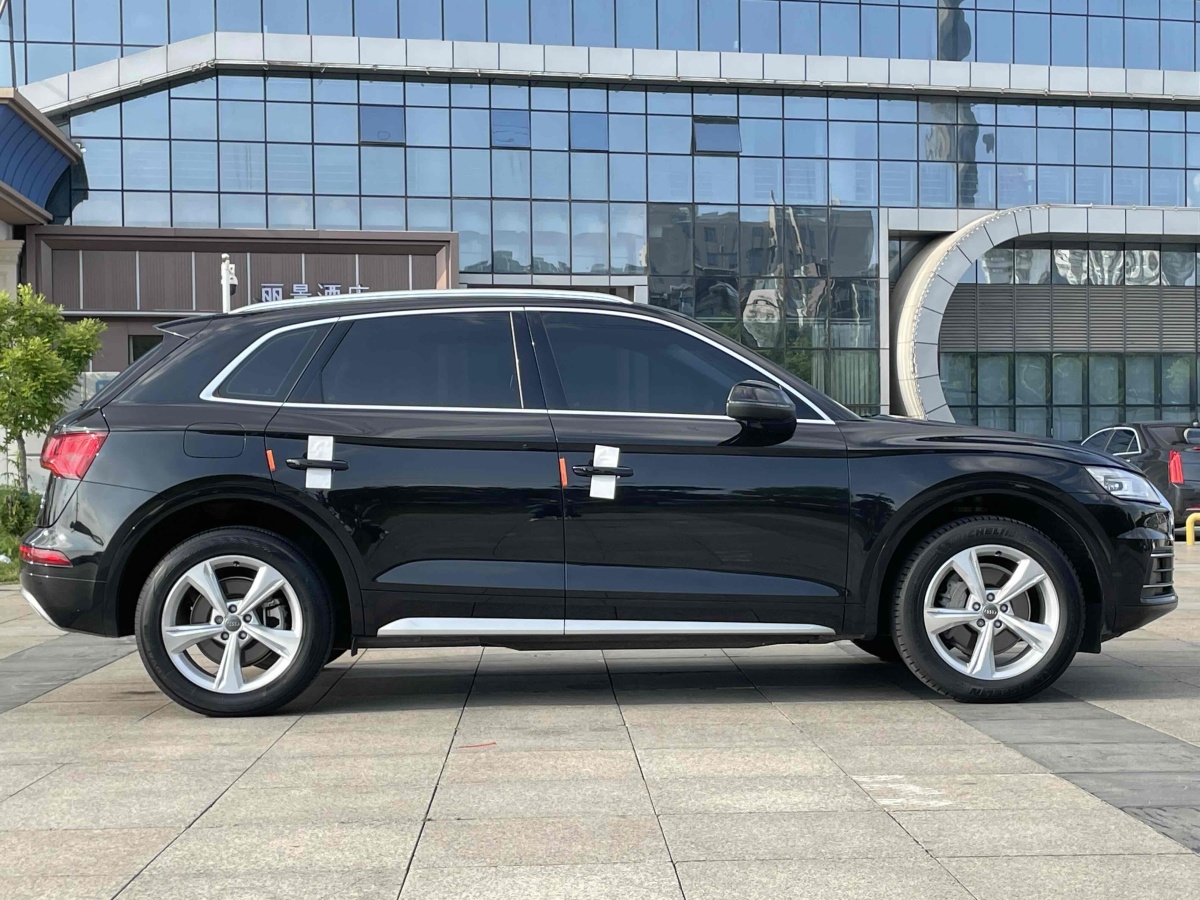 2021年3月奧迪 奧迪Q5L  2020款 改款 40 TFSI 榮享進(jìn)取型