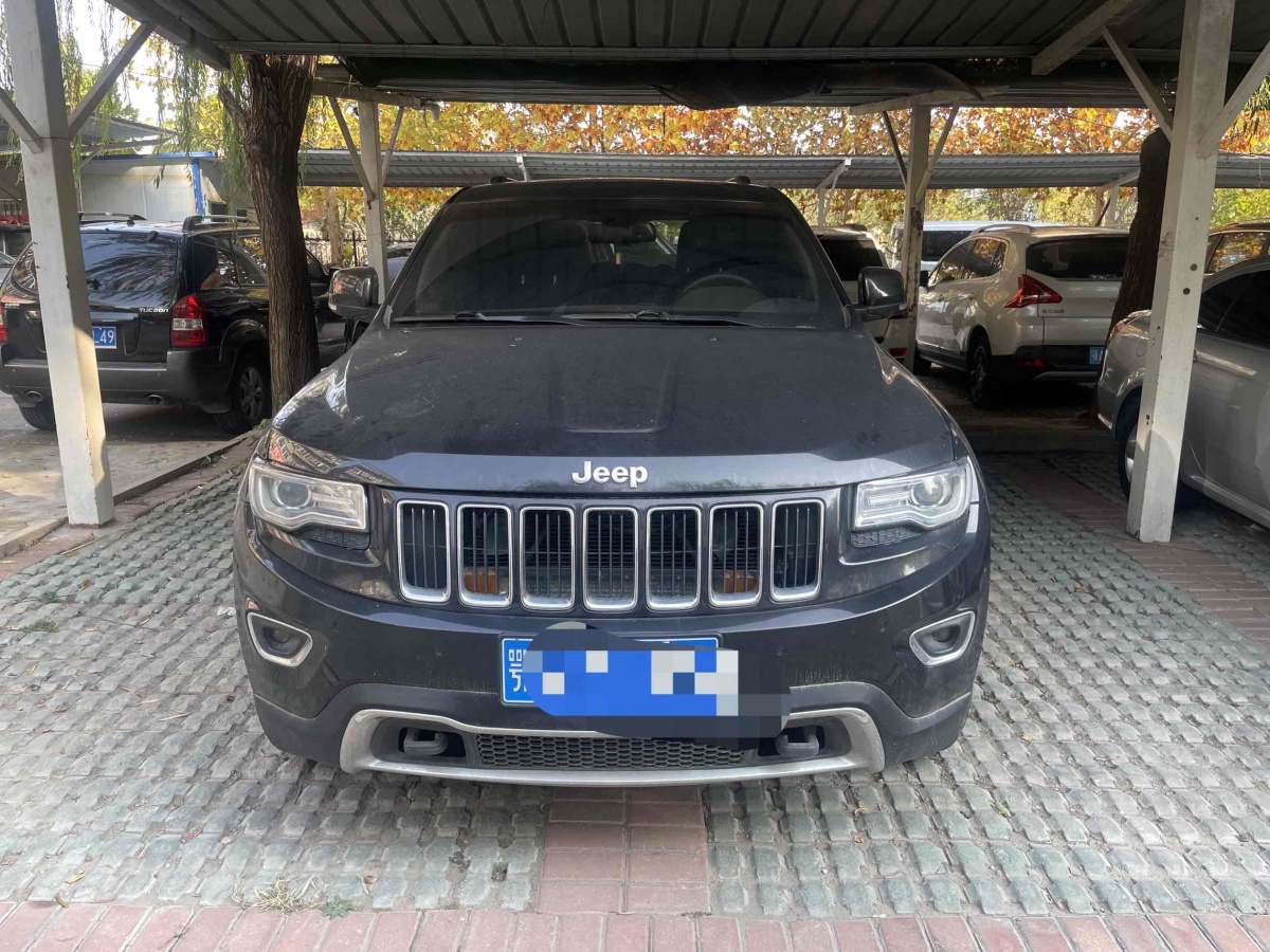 Jeep 大切諾基  2014款 3.0L 舒享導(dǎo)航版圖片