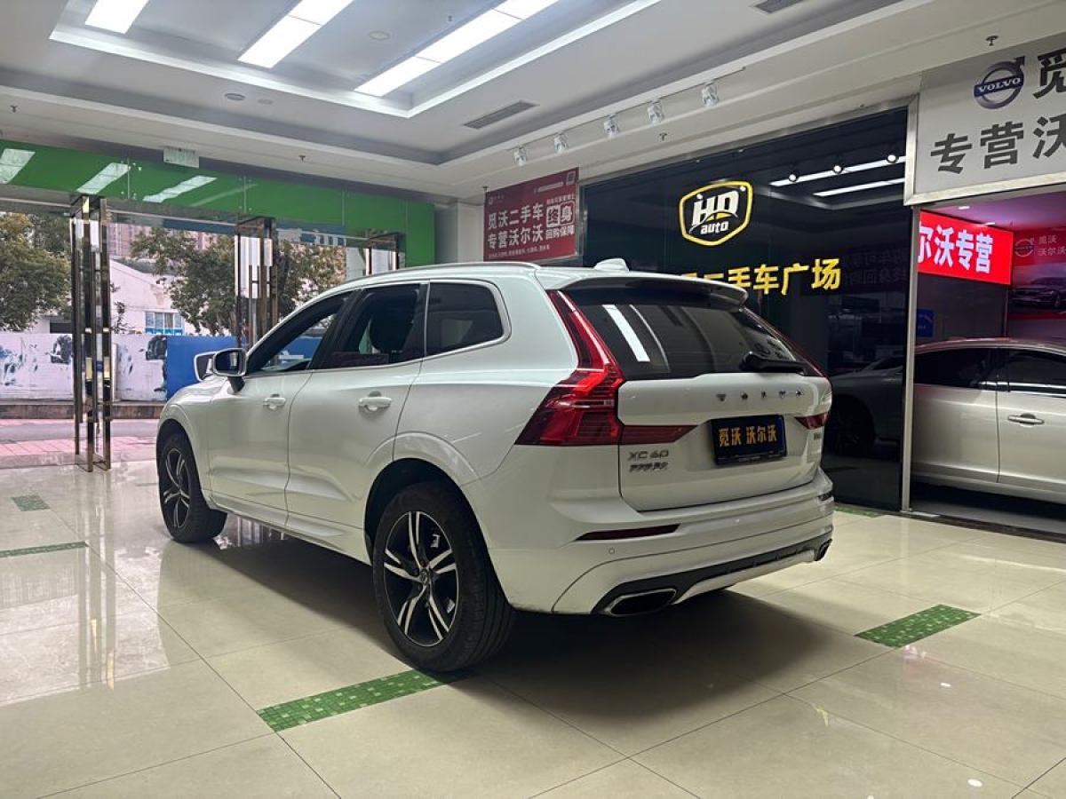 沃爾沃 XC60  2019款 T5 四驅(qū)智遠(yuǎn)運(yùn)動(dòng)版 國(guó)VI圖片