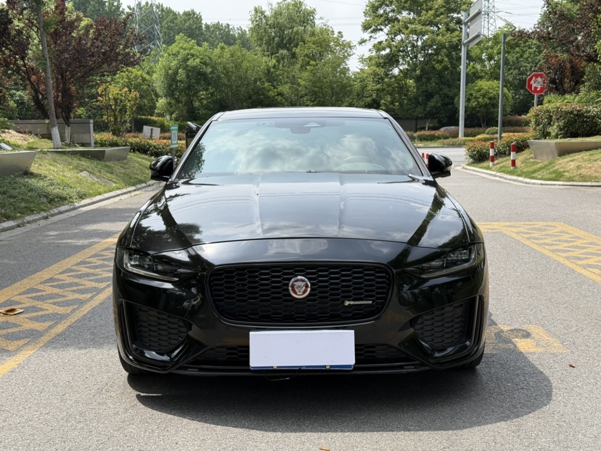 捷豹 XEL  2021款 2.0T 250PS 曜黑運(yùn)動版圖片