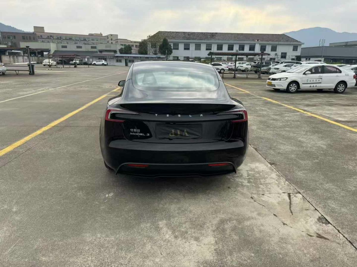 特斯拉 Model S  2023款 三電機(jī)全輪驅(qū)動 Plaid版圖片