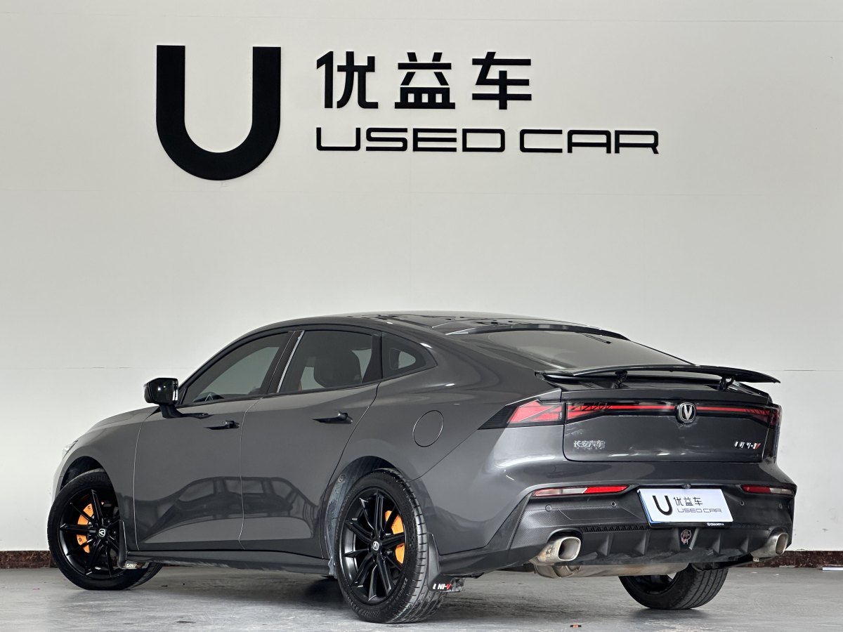 長安 長安UNI-V  2022款 1.5T 尊貴型圖片