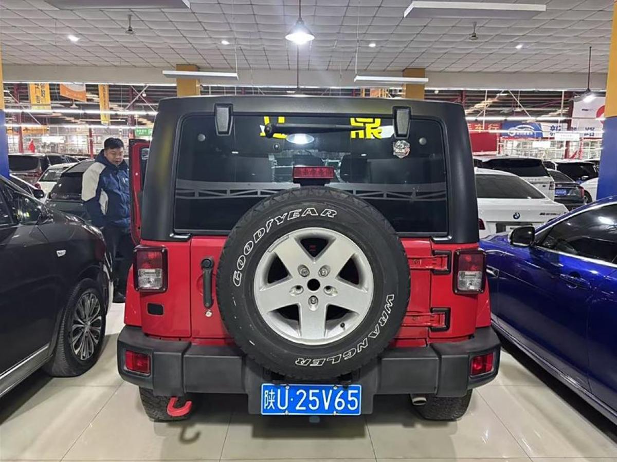 Jeep 牧馬人  2014款 3.0L Sahara 四門(mén)版圖片