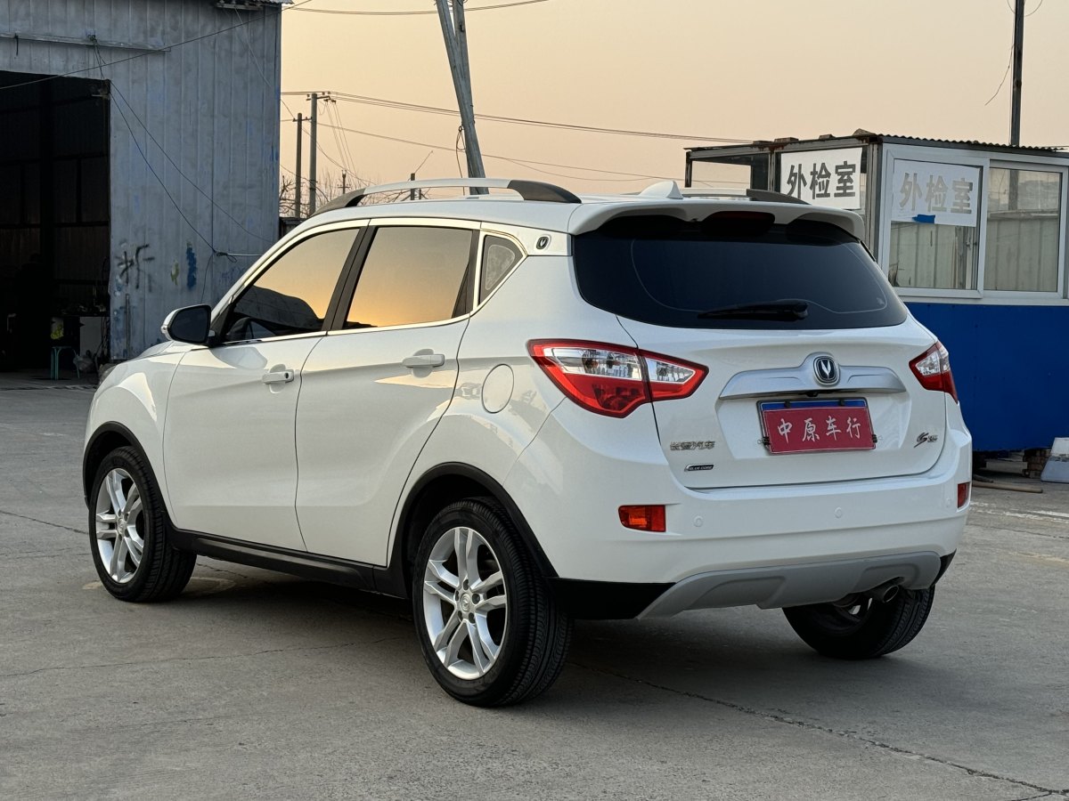 2015年5月長安 CS35  2015款 1.6L 手動尊貴型 國V