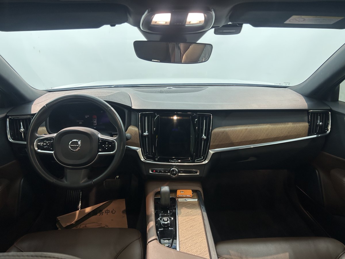 沃爾沃 S90  2021款 B5 智逸豪華版圖片