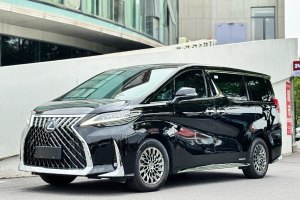 LM 雷克薩斯 300h 四座御世版