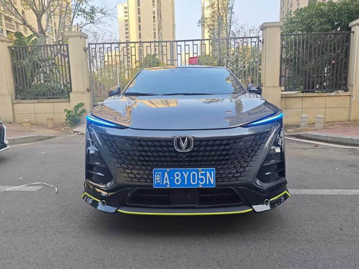 長(zhǎng)安 UNI-T  2022款 1.5T 運(yùn)動(dòng)版 尊貴型圖片