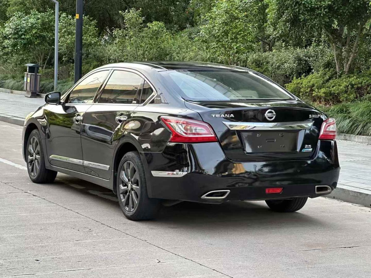 日產(chǎn) 天籟  2015款 2.0L XE-Sporty歐冠運(yùn)動(dòng)版圖片
