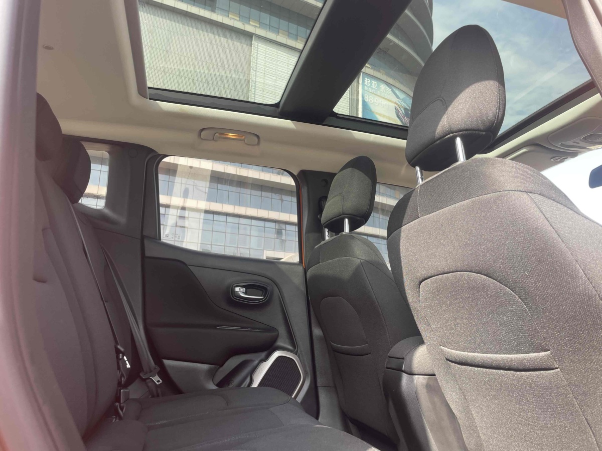 Jeep 自由俠  2017款 180T 自動勁能版圖片