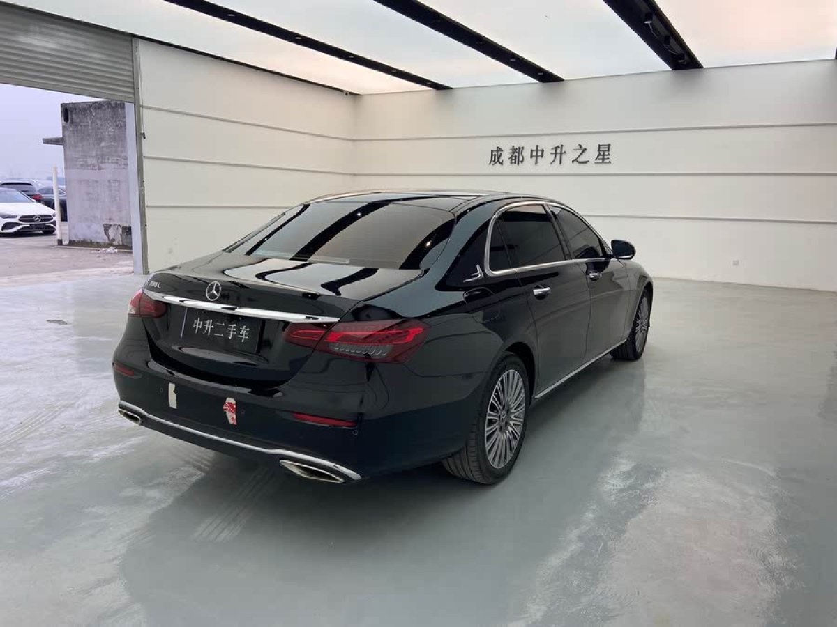 奔馳 奔馳E級  2021款 改款 E 300 L 豪華型圖片