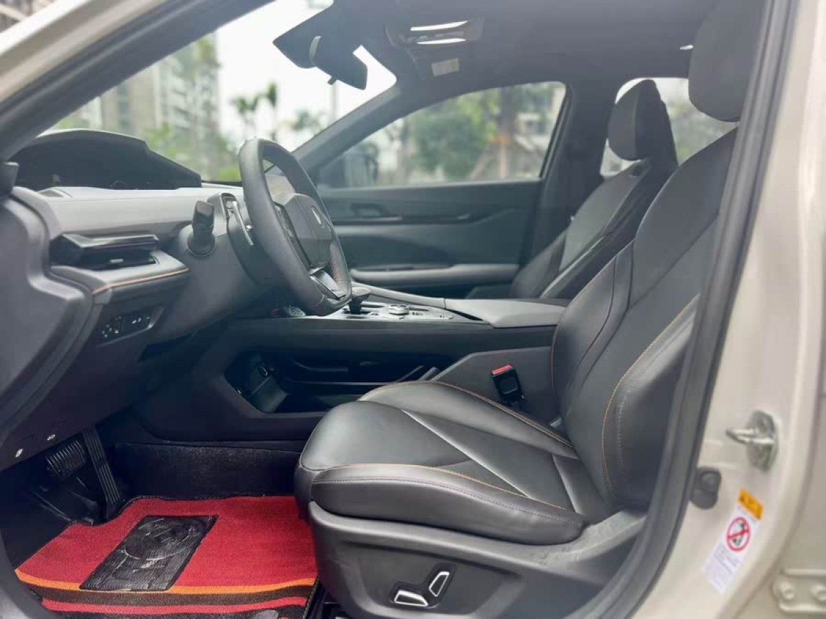 長安 長安UNI-V  2022款 1.5T 尊貴型圖片