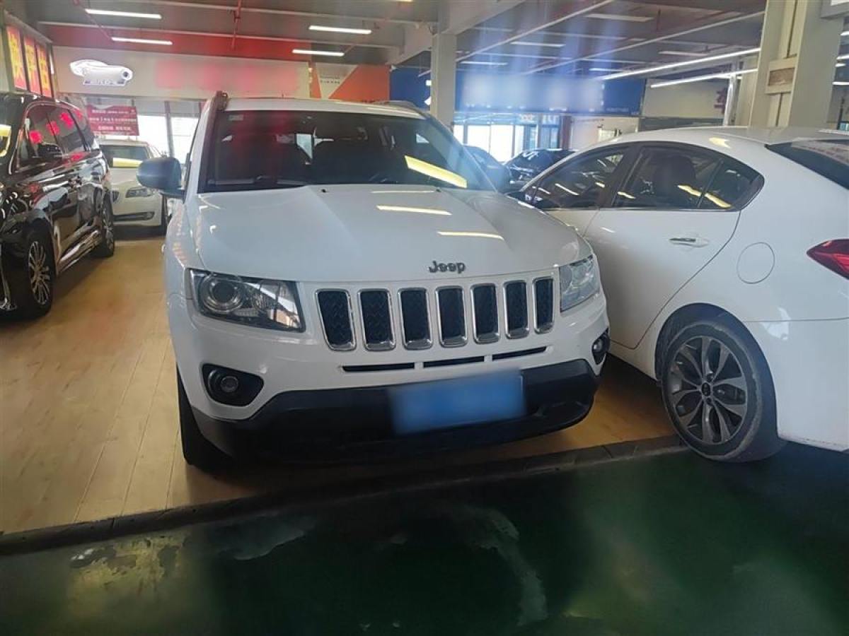 Jeep 指南者  2015款 2.0L 兩驅(qū)運動版圖片