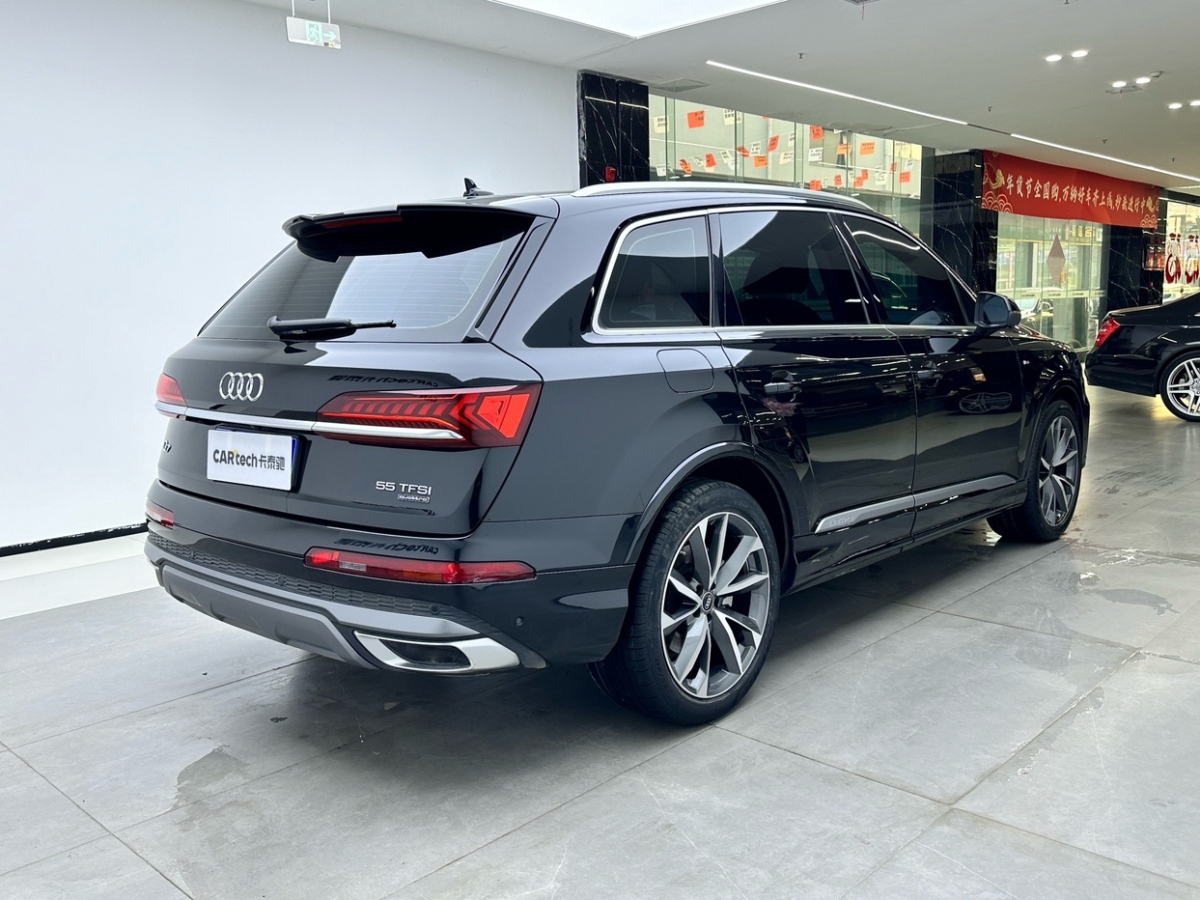奧迪 奧迪Q7  2023款 55 TFSI quattro S line運(yùn)動(dòng)型圖片