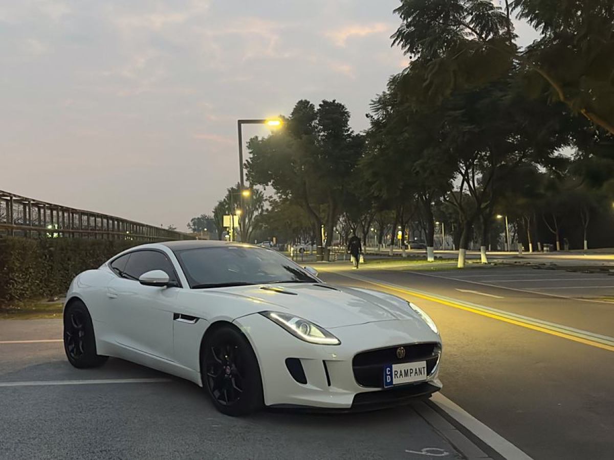 捷豹 F-TYPE  2016款 3.0T 硬頂版圖片