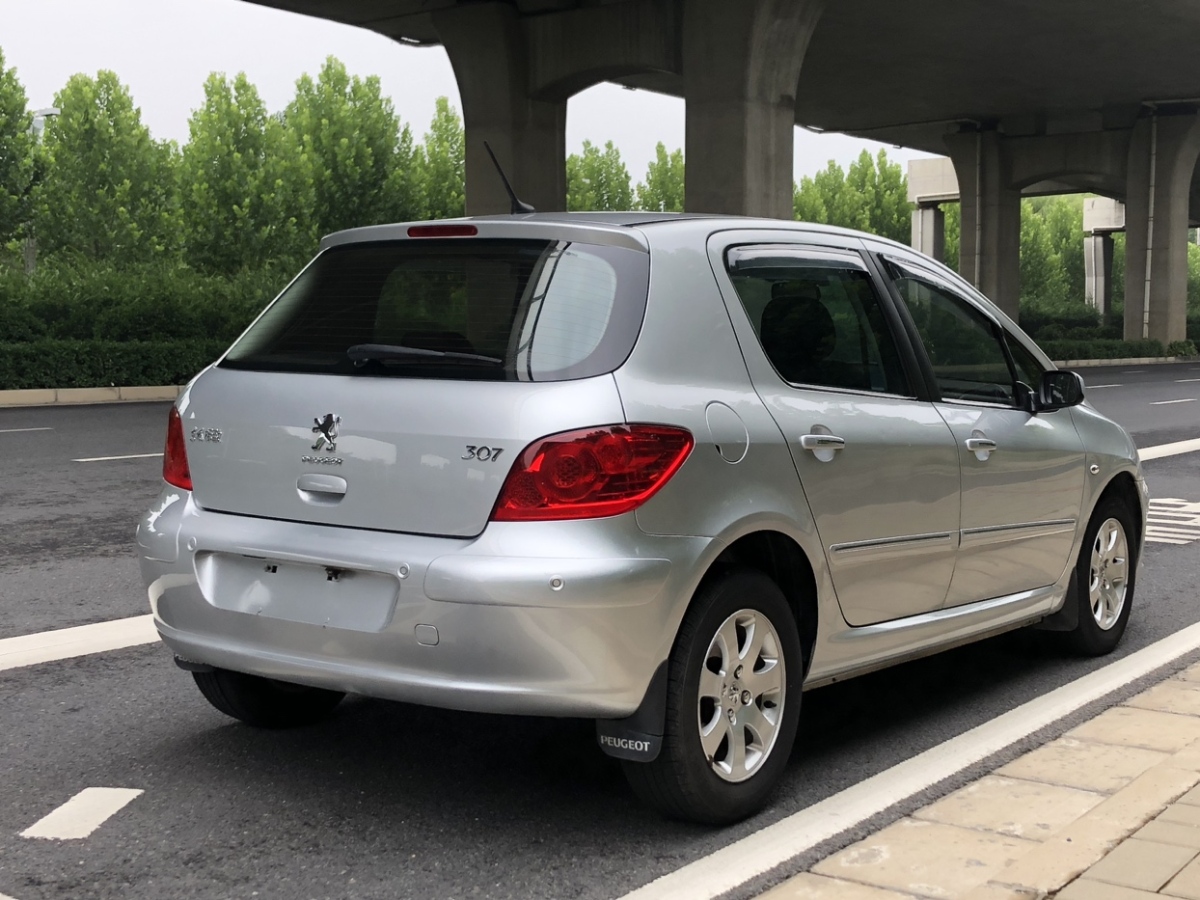 标致 307  2012款 两厢 1.6L 自动豪华版图片