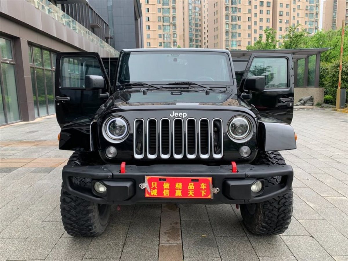 Jeep 牧马人  2017款 3.0L Sahara 四门舒享版图片