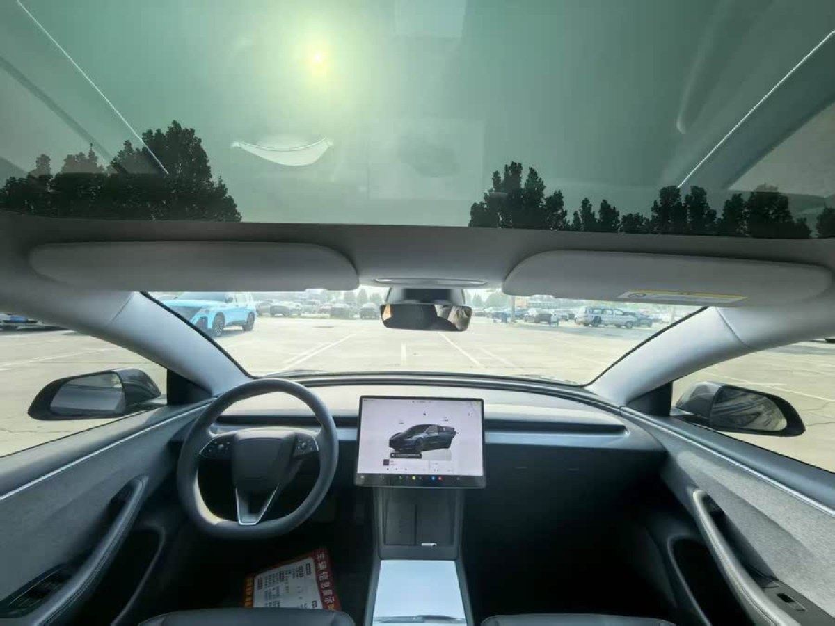 特斯拉 Model 3  2025款 后輪驅(qū)動版圖片
