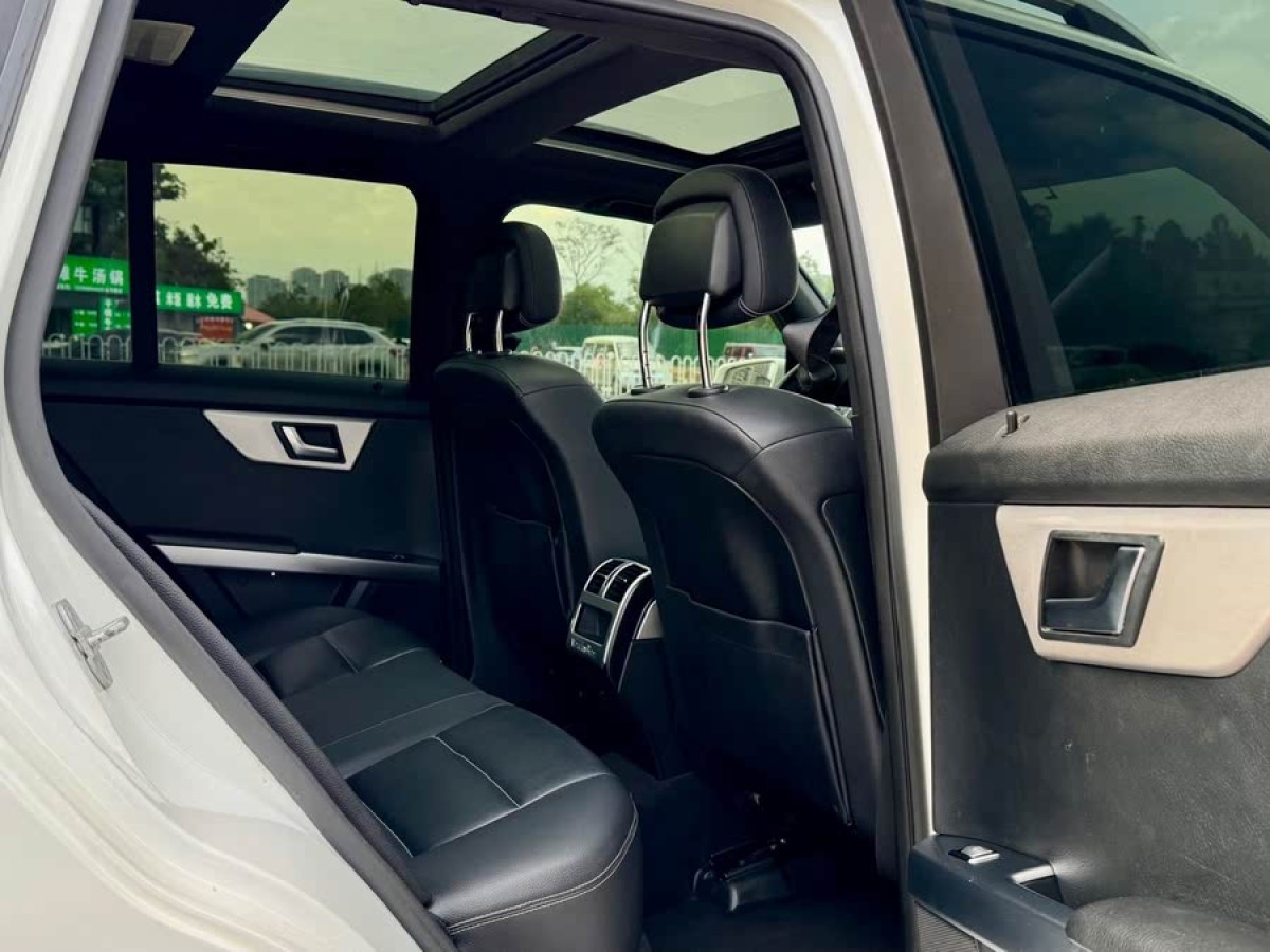 奔馳 奔馳GLK級  2015款 GLK 260 4MATIC 動(dòng)感型 極致版圖片