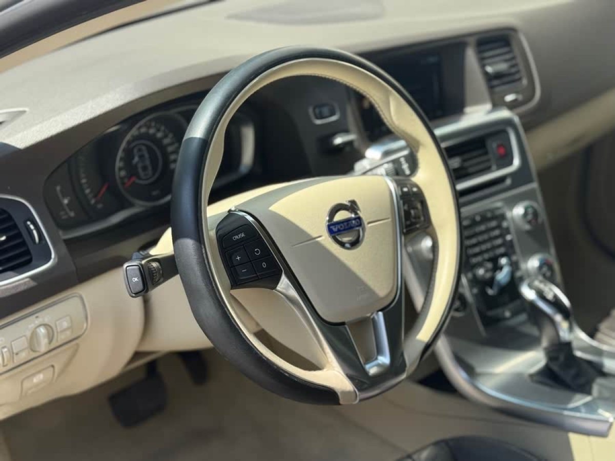 沃爾沃 S60  2015款 L 2.0T 智遠(yuǎn)版圖片