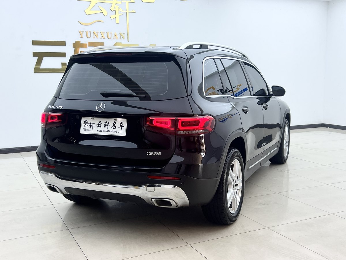 奔馳 奔馳GLB  2023款 改款 GLB 200 時(shí)尚型圖片