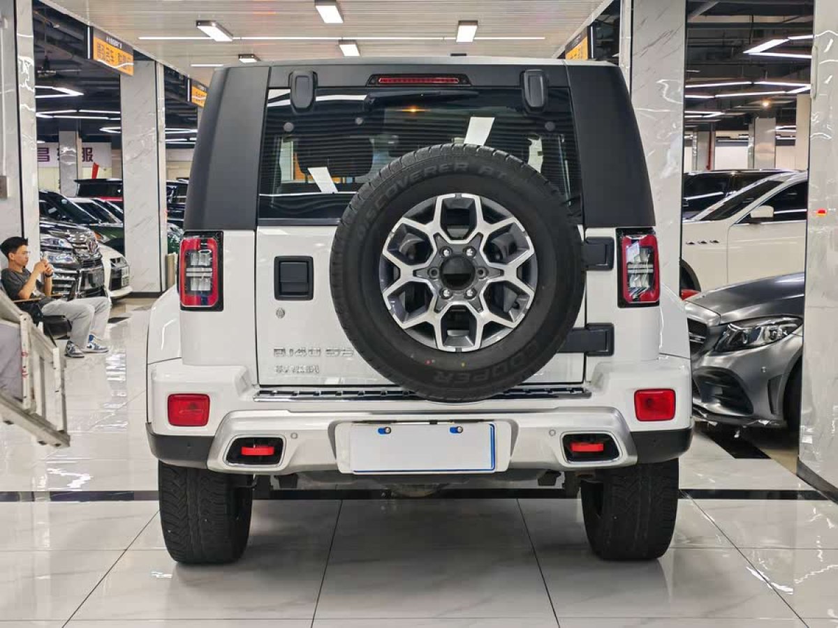 北京 BJ40  2020款 2.0T 自動(dòng)四驅(qū)致敬2020版?zhèn)b客型圖片