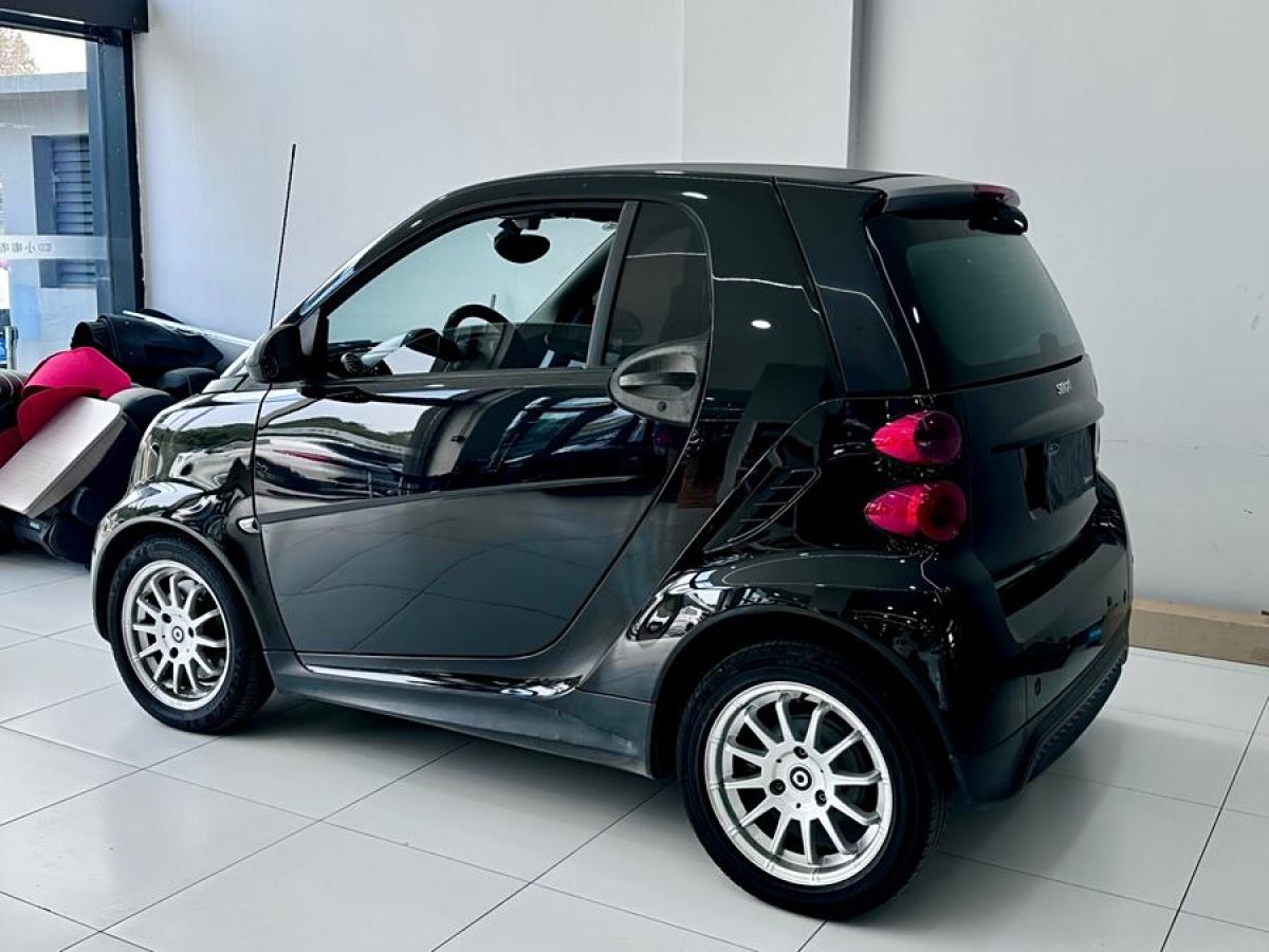 smart fortwo  2012款 1.0 MHD 硬頂標(biāo)準(zhǔn)版圖片