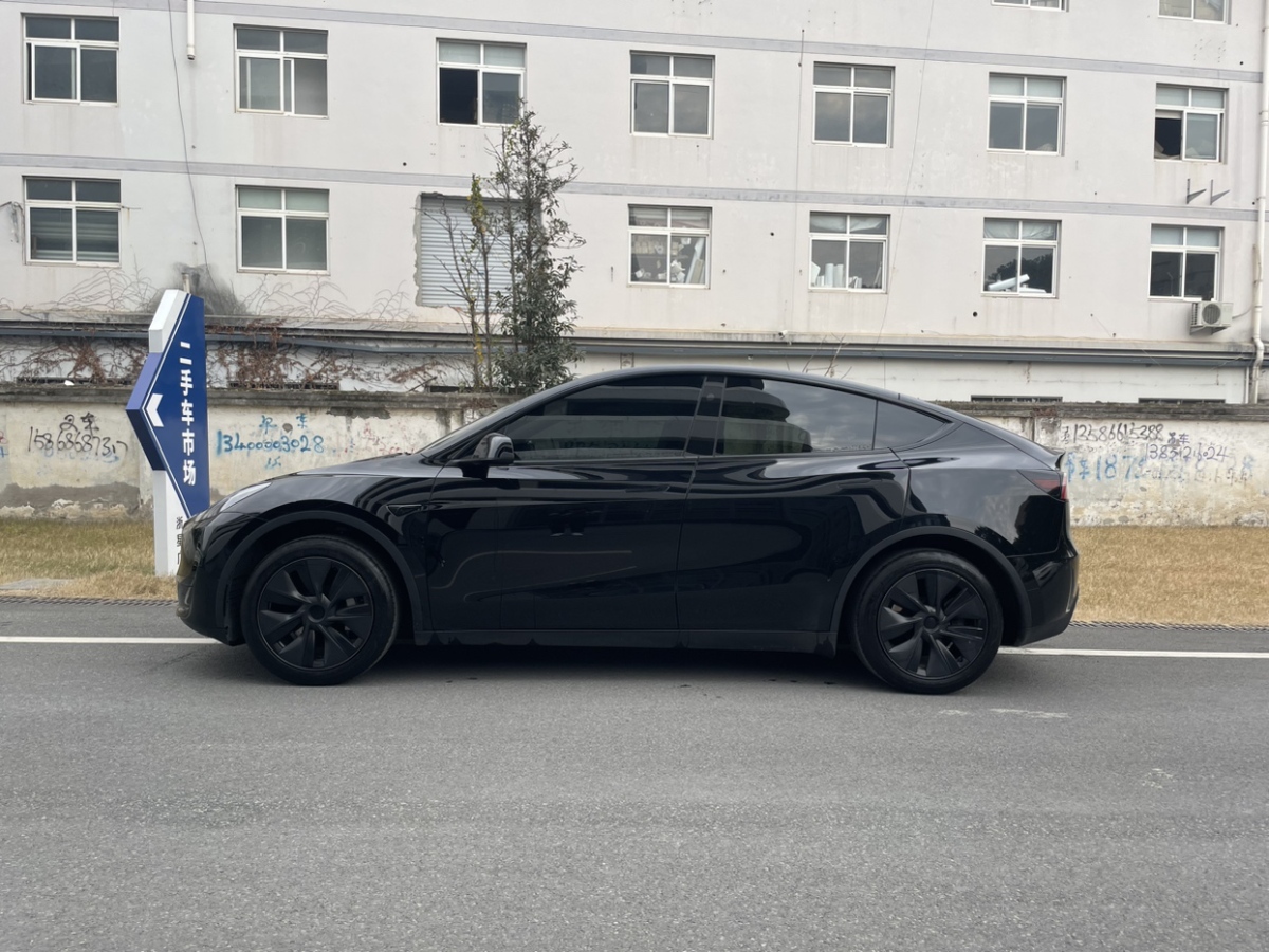 特斯拉 Model Y  2024款 后輪驅(qū)動(dòng)版圖片