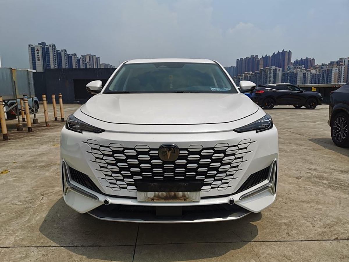 長(zhǎng)安 長(zhǎng)安UNI-K  2021款 2.0T 尊貴型圖片