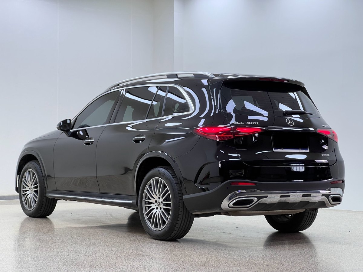 奔驰 奔驰GLC  2023款 改款 GLC 300 L 4MATIC 动感型 5座图片