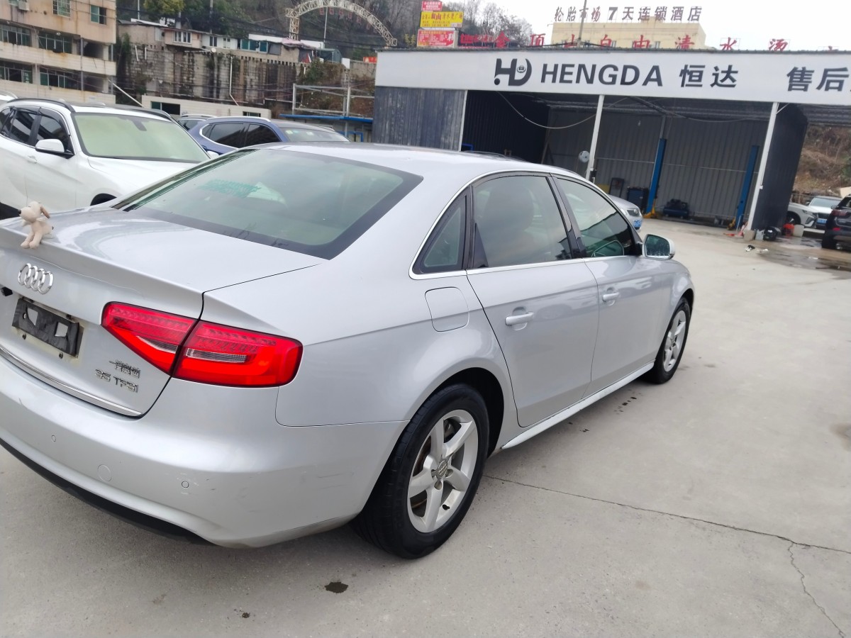 奧迪 奧迪A4L  2013款 35 TFSI 自動標(biāo)準(zhǔn)型圖片