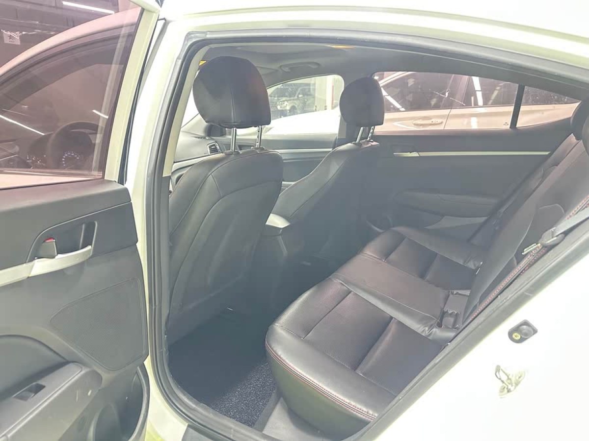 現(xiàn)代 領(lǐng)動(dòng)  2016款 1.6L 自動(dòng)智炫?精英型圖片