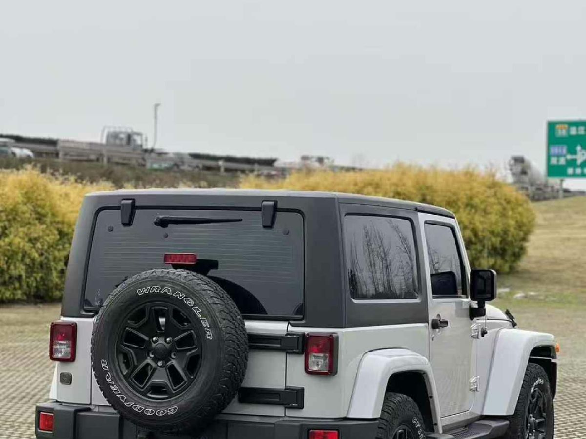 2013年1月Jeep 牧馬人  2013款 3.6L Rubicon 兩門版