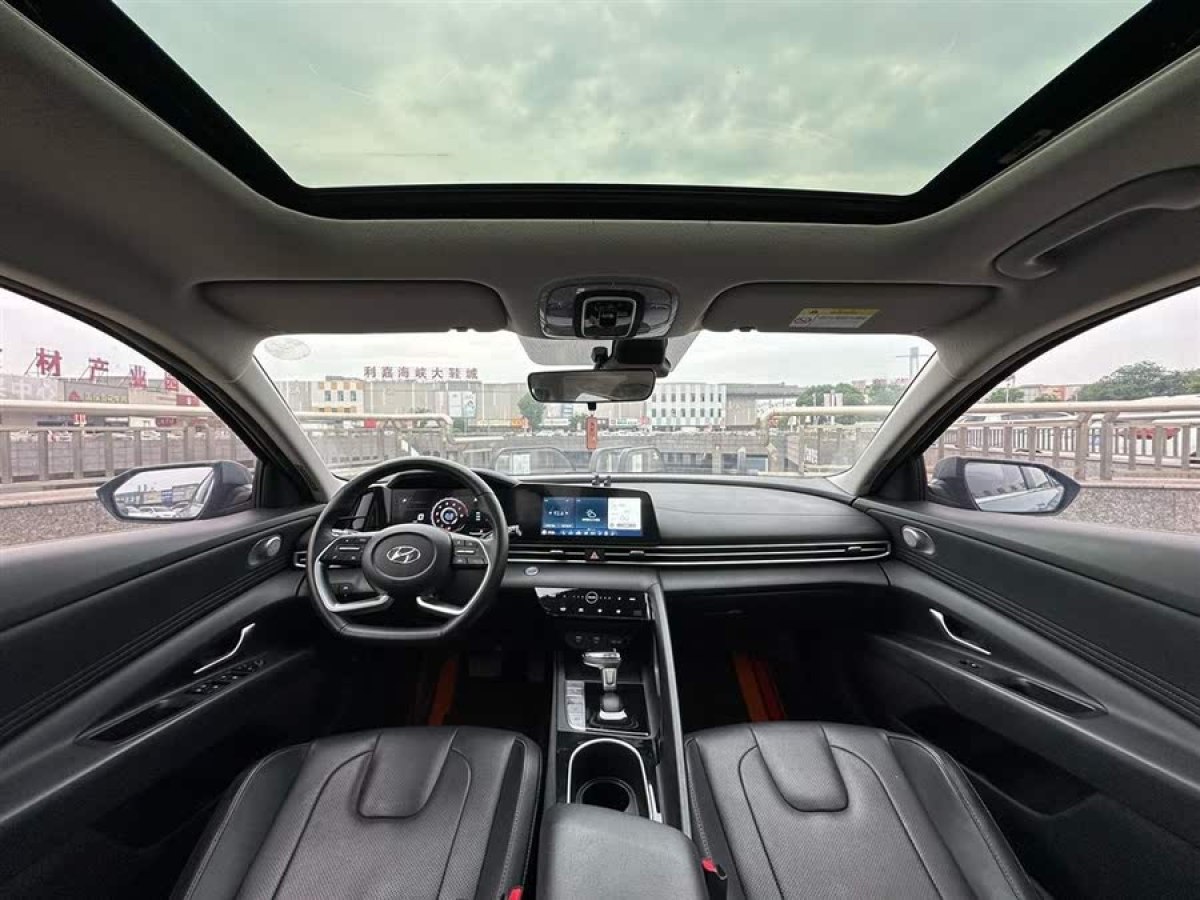 現(xiàn)代 伊蘭特  2022款 1.5L CVT LUX尊貴版圖片