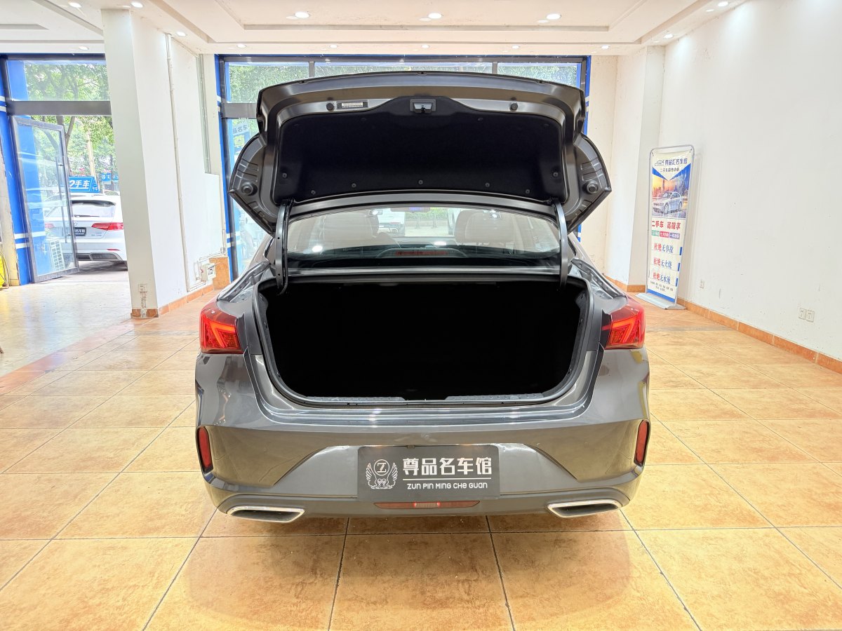長(zhǎng)安 逸動(dòng)  2021款 PLUS 1.6L GDI 手動(dòng)豪華型圖片