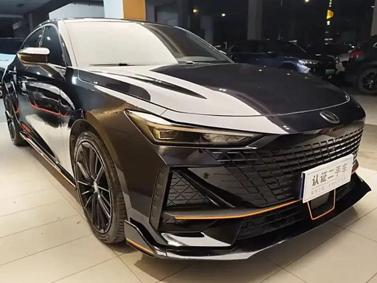 長(zhǎng)安 長(zhǎng)安UNI-V  2022款 1.5T 運(yùn)動(dòng)版圖片