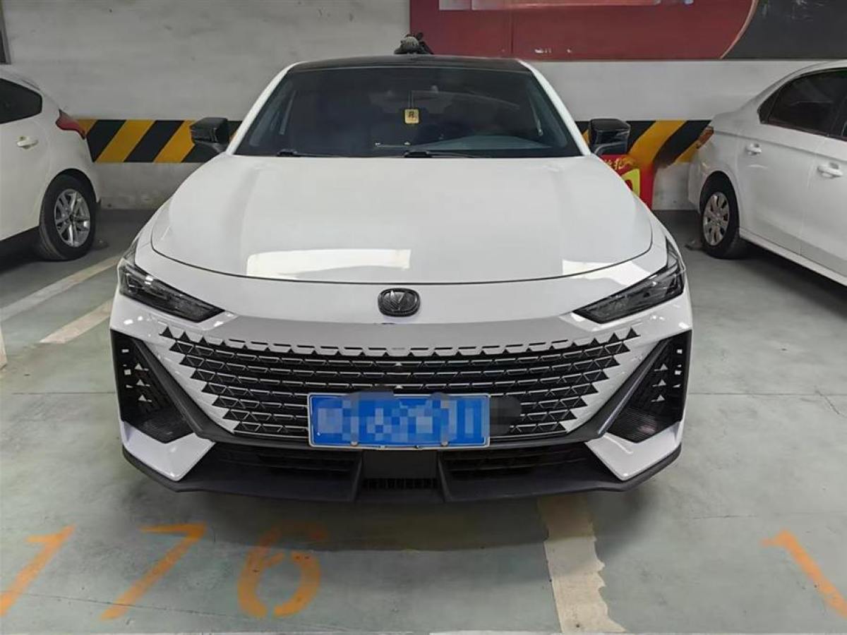 長安 長安UNI-V  2022款 1.5T 尊貴型圖片