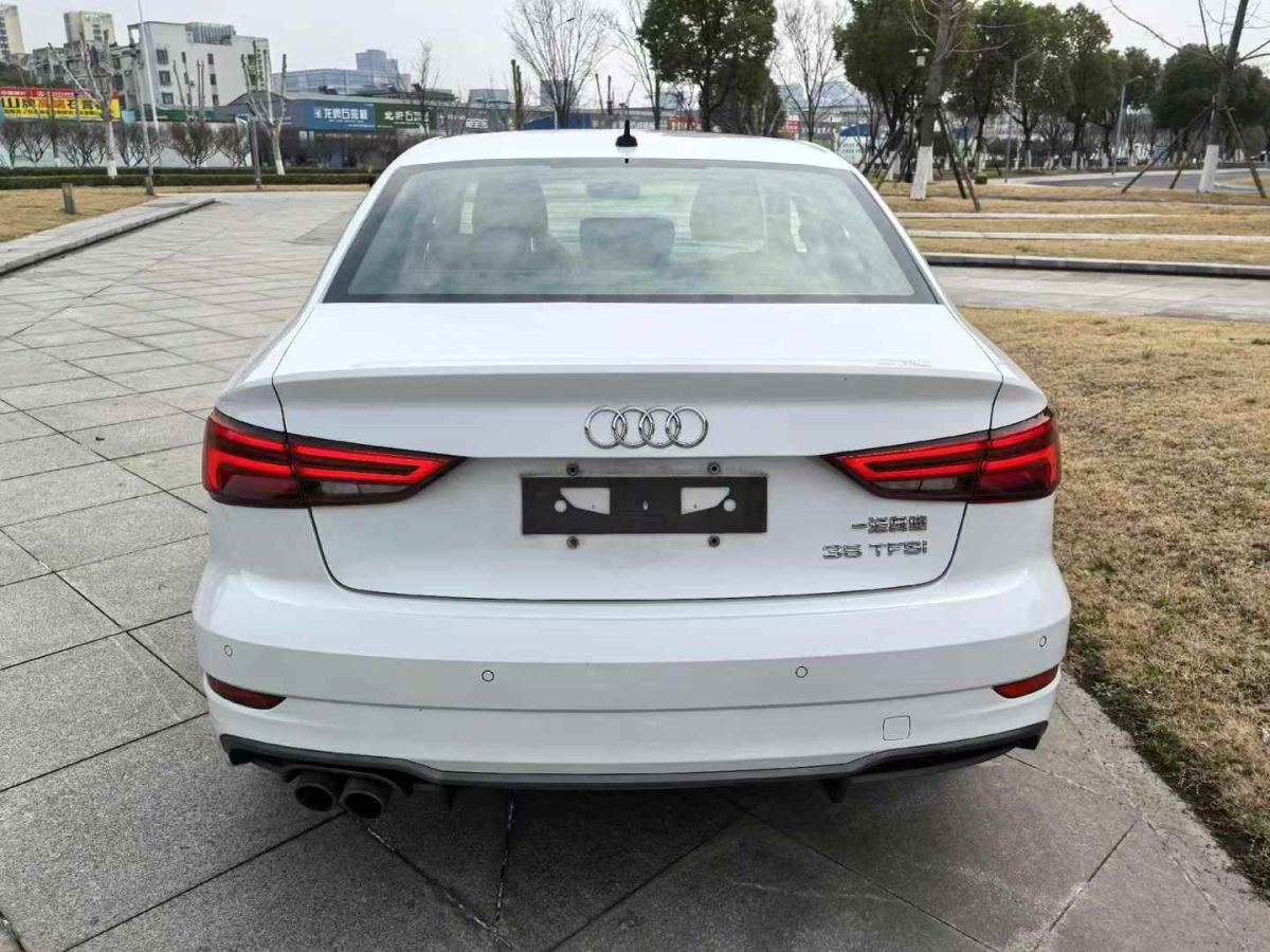 奧迪 奧迪A3  2019款 A3 35TFSI Limousine時(shí)尚型圖片