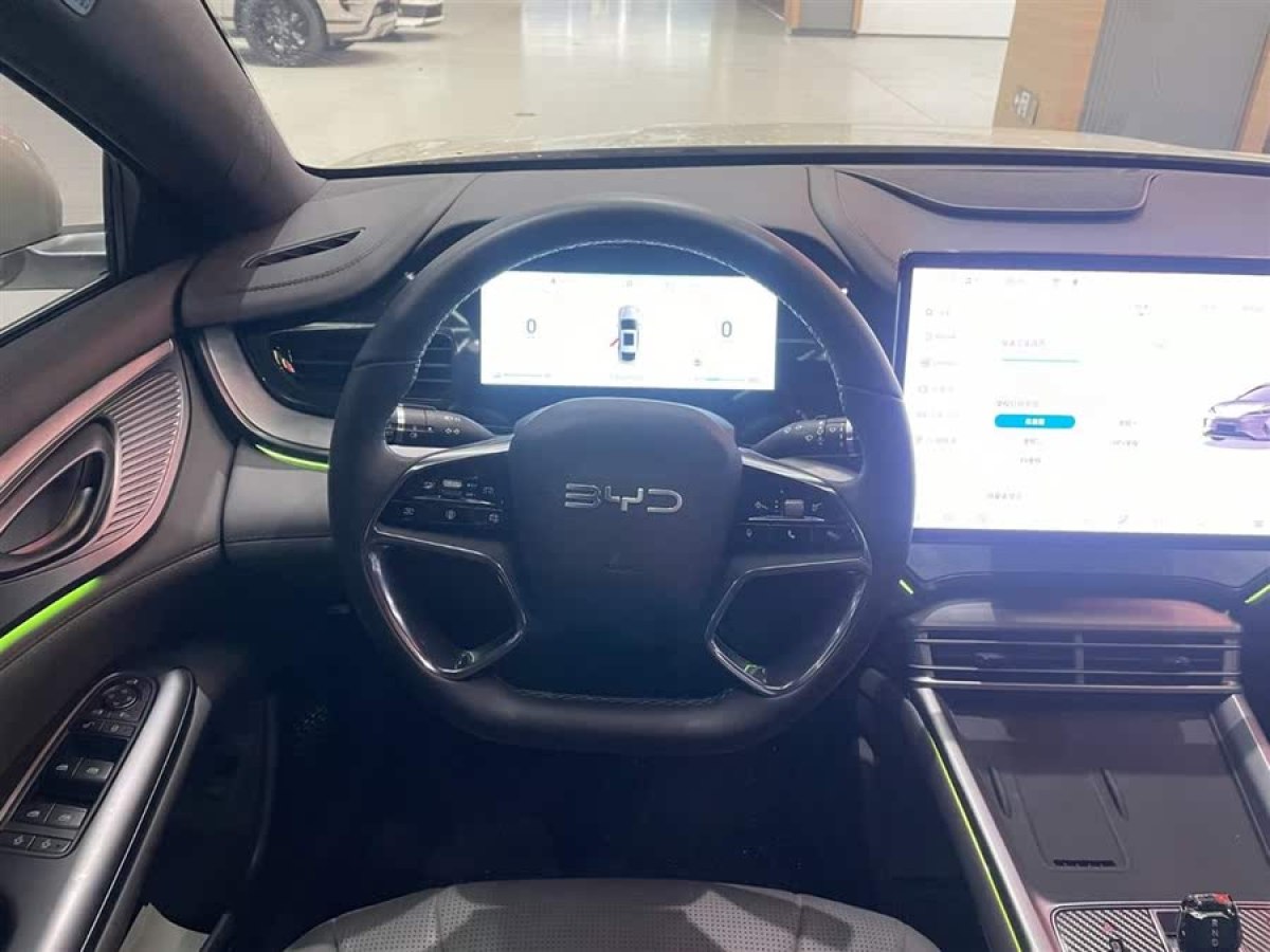 比亞迪 海豹  2024款 榮耀版 DM-i 1.5L 121km 豪華型圖片