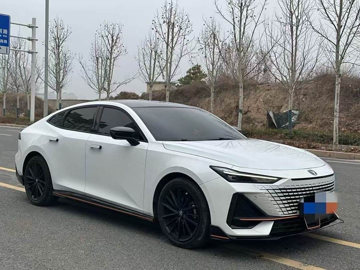 長(zhǎng)安 長(zhǎng)安UNI-V  2022款 1.5T 運(yùn)動(dòng)版圖片