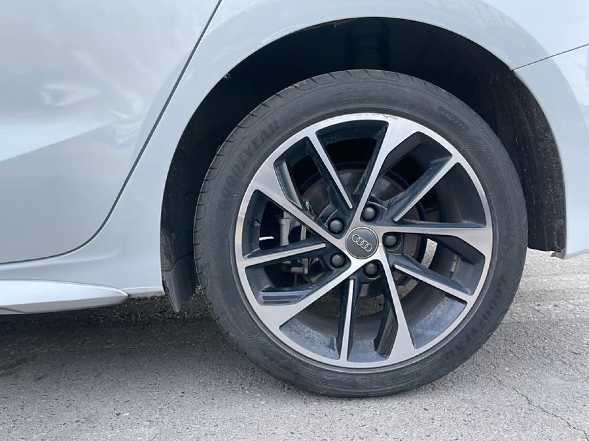 奧迪 奧迪A3  2021款 Sportback 35 TFSI 進(jìn)取運(yùn)動(dòng)型圖片