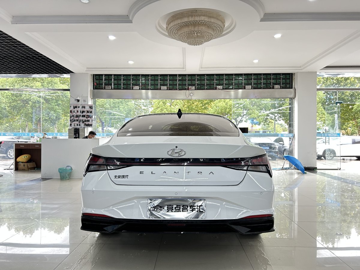 現(xiàn)代 伊蘭特  2021款 1.5L LUX尊貴版圖片