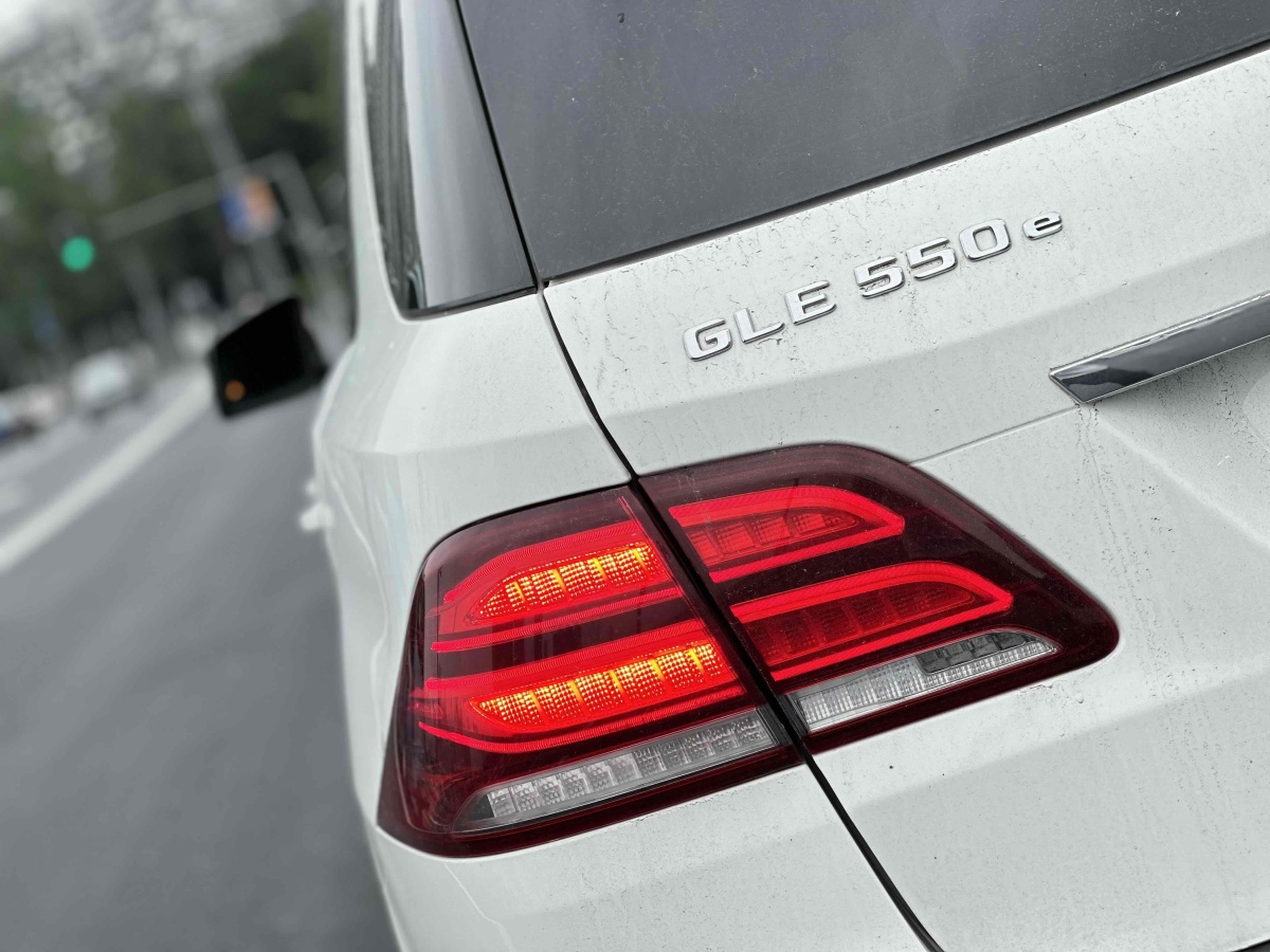 奔驰 奔驰GLE新能源  2022款 改款 GLE 350 e 4MATIC图片