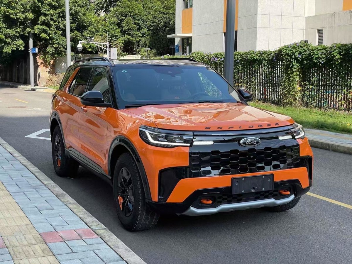 福特 探險(xiǎn)者  2024款 2.3T EcoBoost 昆侖巔峰版 7座圖片