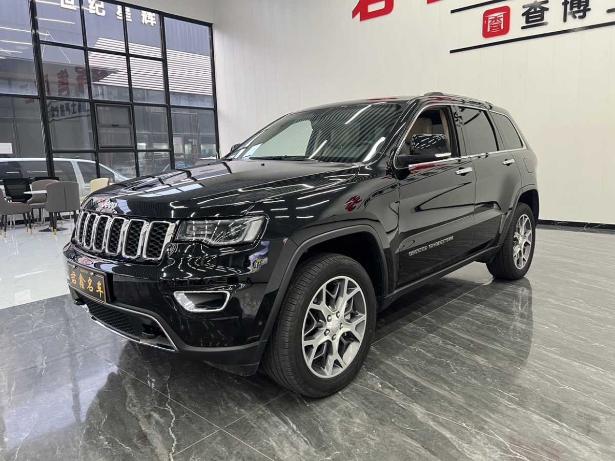 2022年9月Jeep 大切諾基  2020款 3.0L 精英導(dǎo)航版