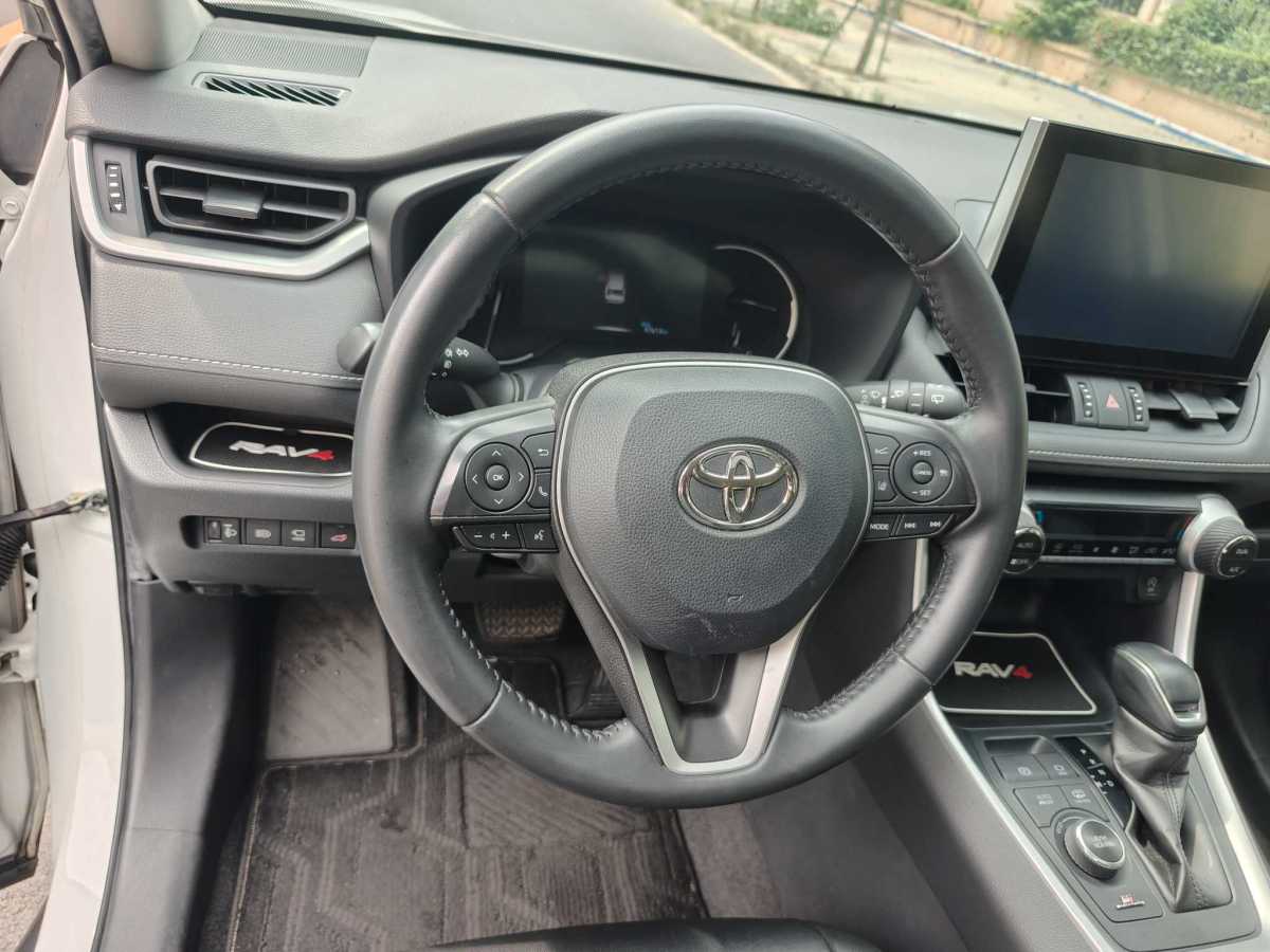 豐田 RAV4  2018款 榮放 2.0L CVT兩驅(qū)風(fēng)尚版圖片