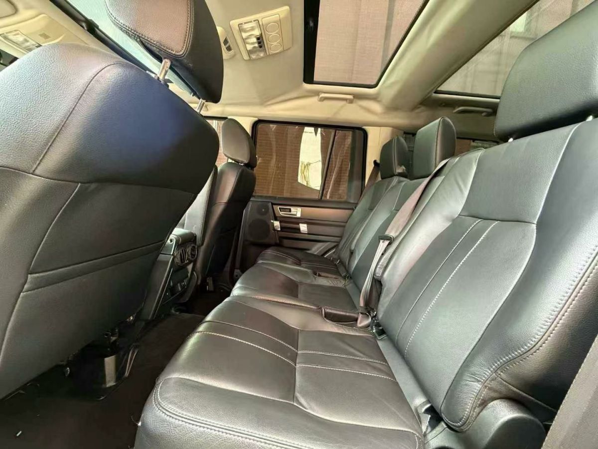路虎 發(fā)現(xiàn)  2014款 4 3.0T SDV6 HSE圖片