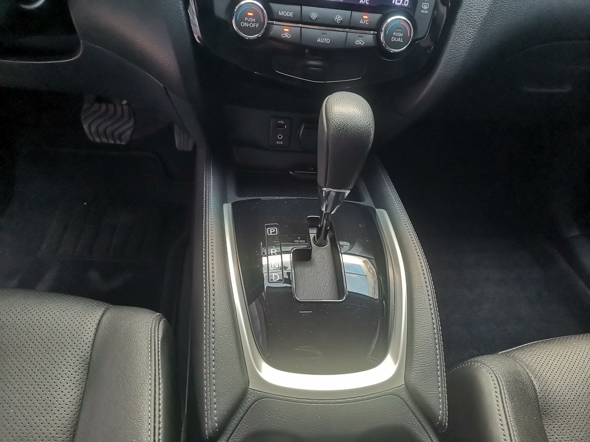 2015年11月日产 奇骏  2014款 2.0L CVT舒适版 2WD