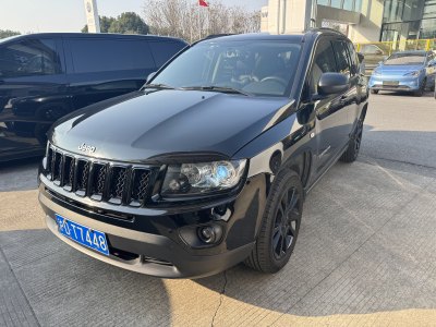 2013年7月 Jeep 指南者(進(jìn)口) 2.4L 四驅(qū)炫黑導(dǎo)航版圖片