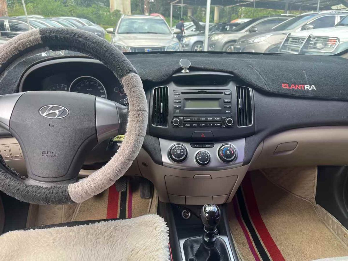 現(xiàn)代 朗動  2013款 1.6L 自動領先型圖片